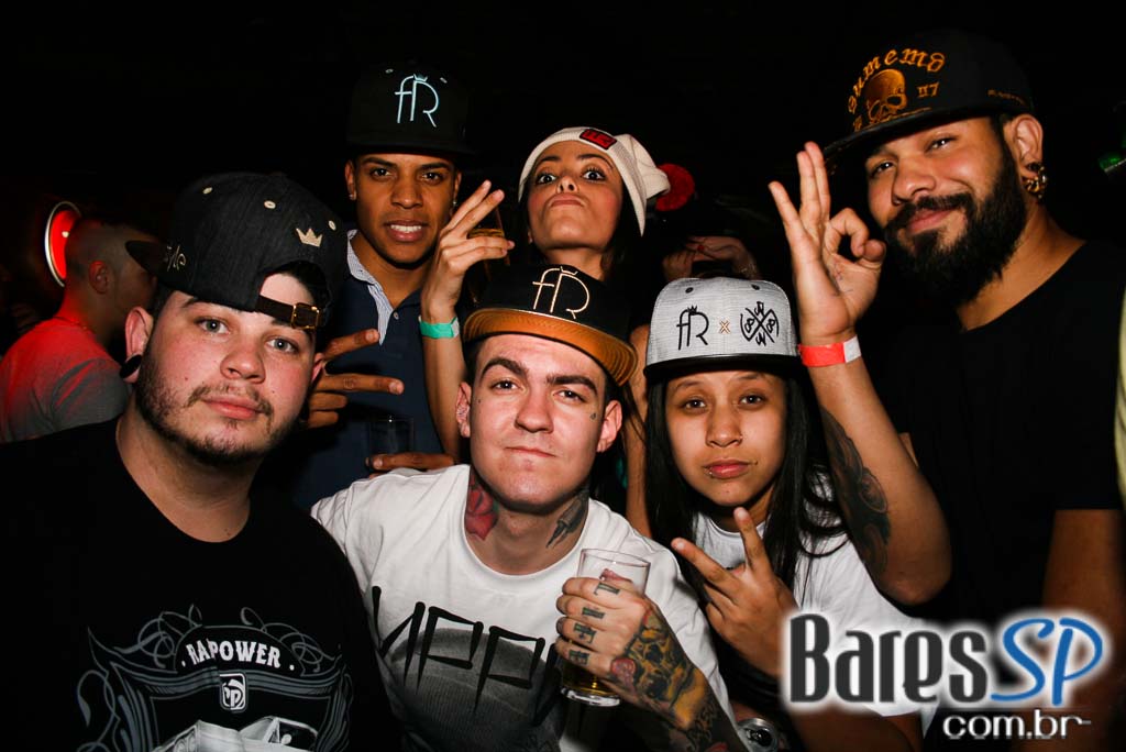 Aniversário de 21 anos da A Lanterna com show do grupo Melanina Carioca Aniversário de 21 anos da A Lanterna com show do grupo Melanina Carioca