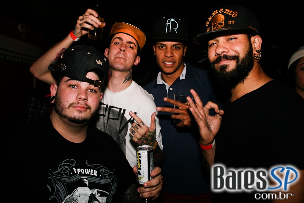 Aniversário de 21 anos da A Lanterna com show do grupo Melanina Carioca Aniversário de 21 anos da A Lanterna com show do grupo Melanina Carioca