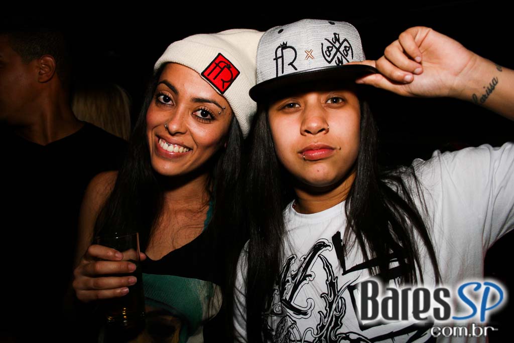 Aniversário de 21 anos da A Lanterna com show do grupo Melanina Carioca Aniversário de 21 anos da A Lanterna com show do grupo Melanina Carioca