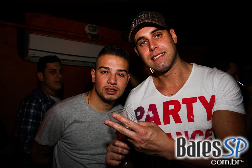 Aniversário de 21 anos da A Lanterna com show do grupo Melanina Carioca Aniversário de 21 anos da A Lanterna com show do grupo Melanina Carioca