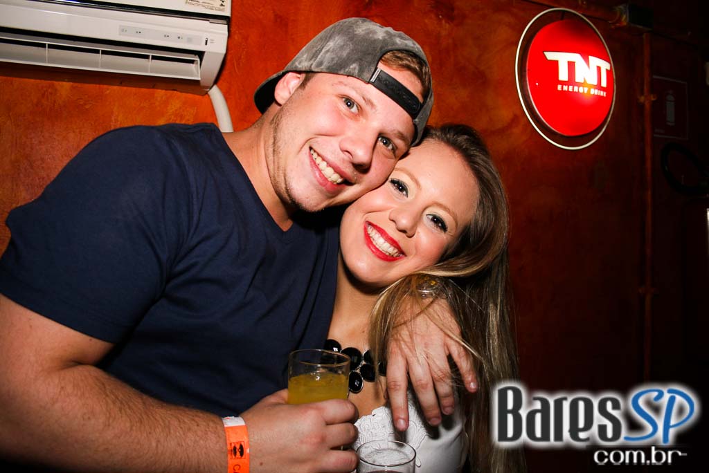 Aniversário de 21 anos da A Lanterna com show do grupo Melanina Carioca Aniversário de 21 anos da A Lanterna com show do grupo Melanina Carioca