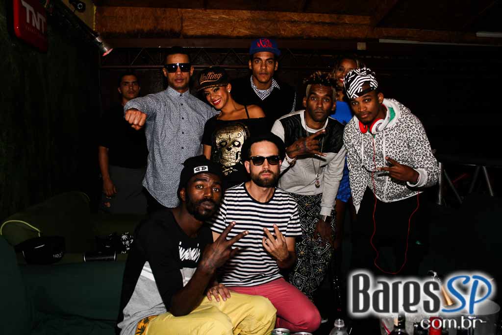 Aniversário de 21 anos da A Lanterna com show do grupo Melanina Carioca Aniversário de 21 anos da A Lanterna com show do grupo Melanina Carioca