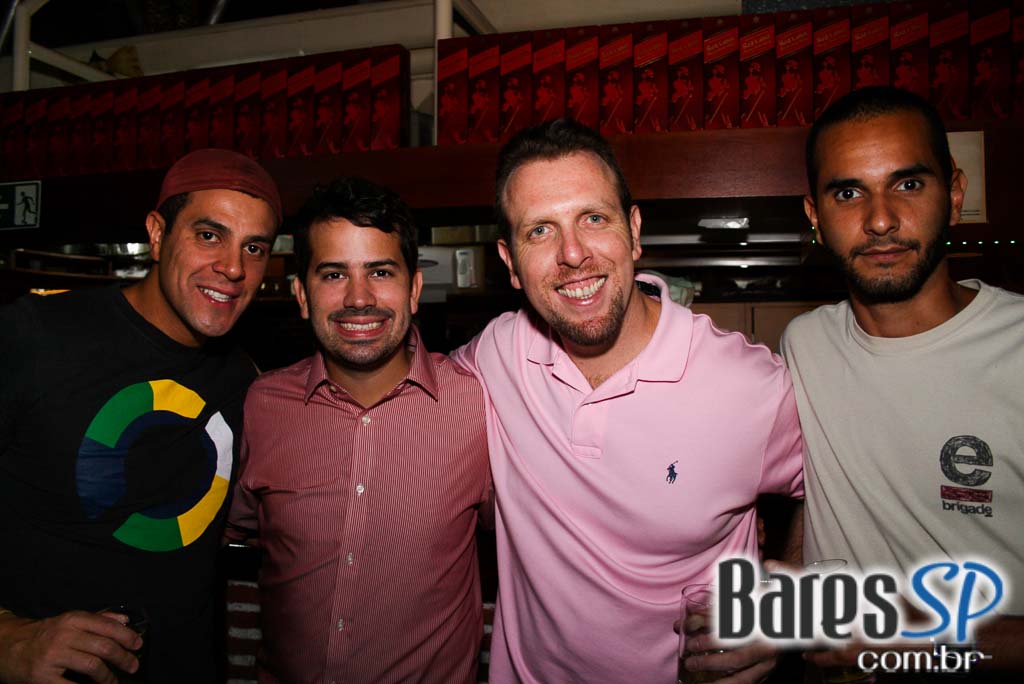 Aniversário de 21 anos da A Lanterna com show do grupo Melanina Carioca Aniversário de 21 anos da A Lanterna com show do grupo Melanina Carioca