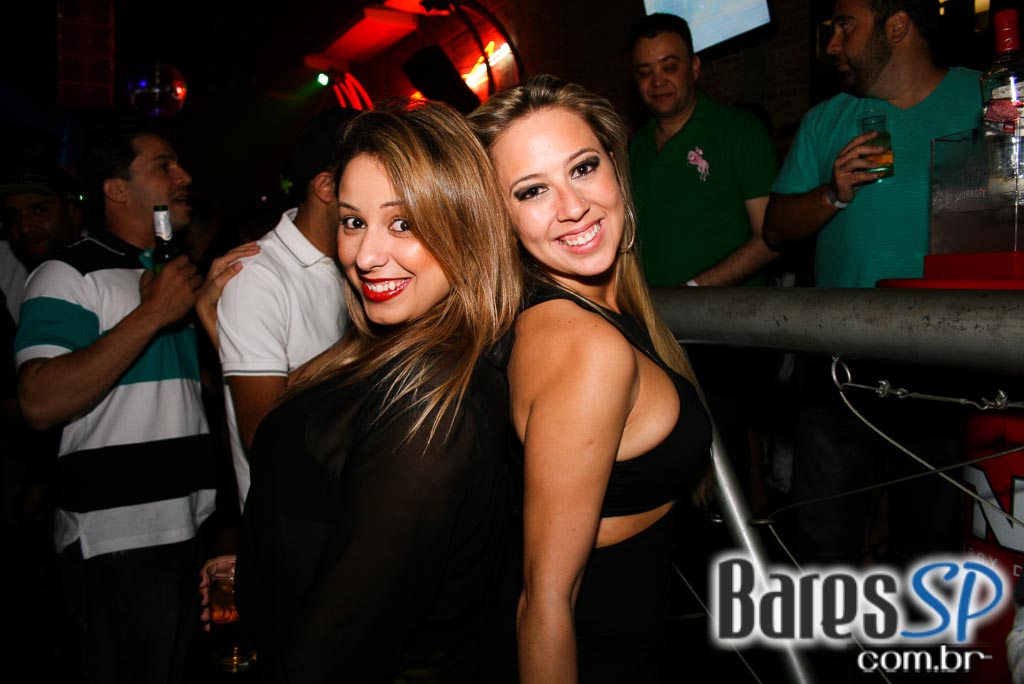 Aniversário de 21 anos da A Lanterna com show do grupo Melanina Carioca Aniversário de 21 anos da A Lanterna com show do grupo Melanina Carioca