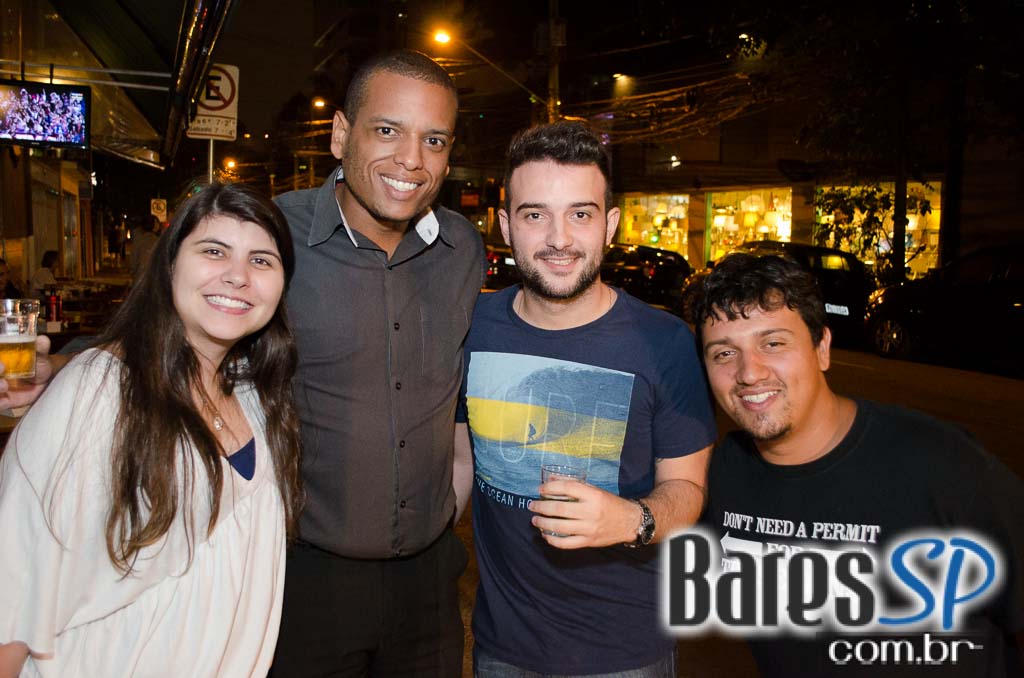 Bar do Arnesto oferecue samba de roda e mix de músicas na sexta-feira