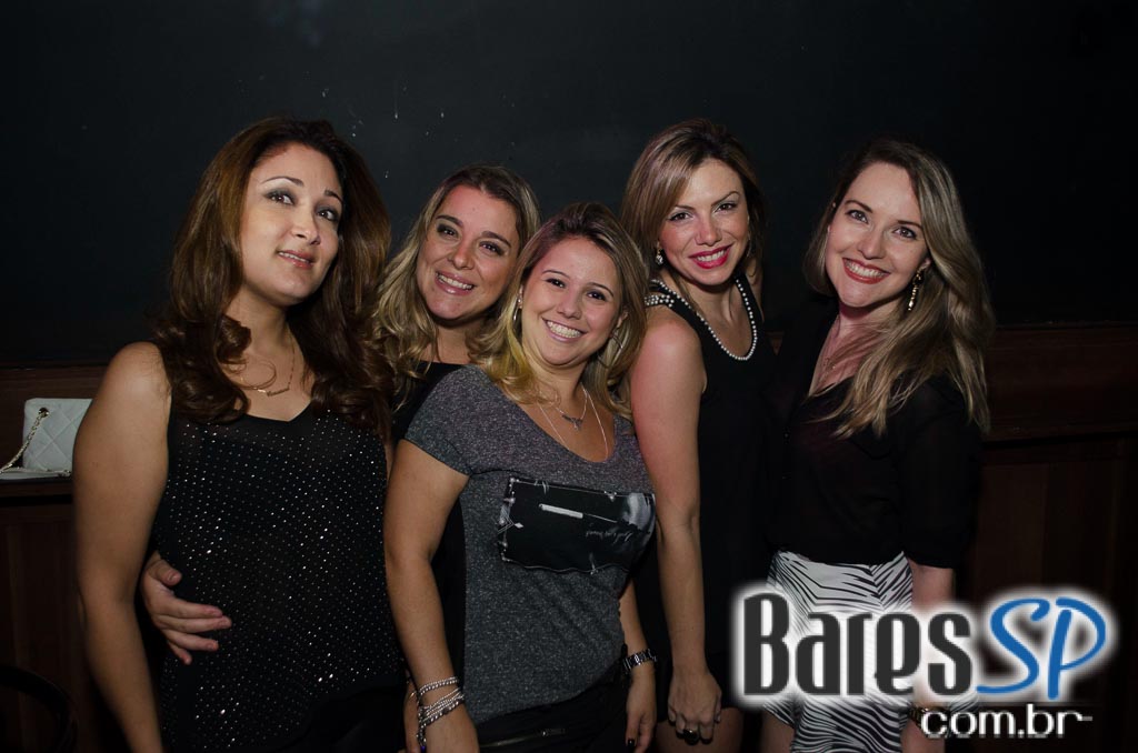 St. George's Pub celebrou aniversário de 1 ano com bandas de rock animando a noite St. George's Pub celebrou aniversário de 1 ano com bandas de rock animando a noite