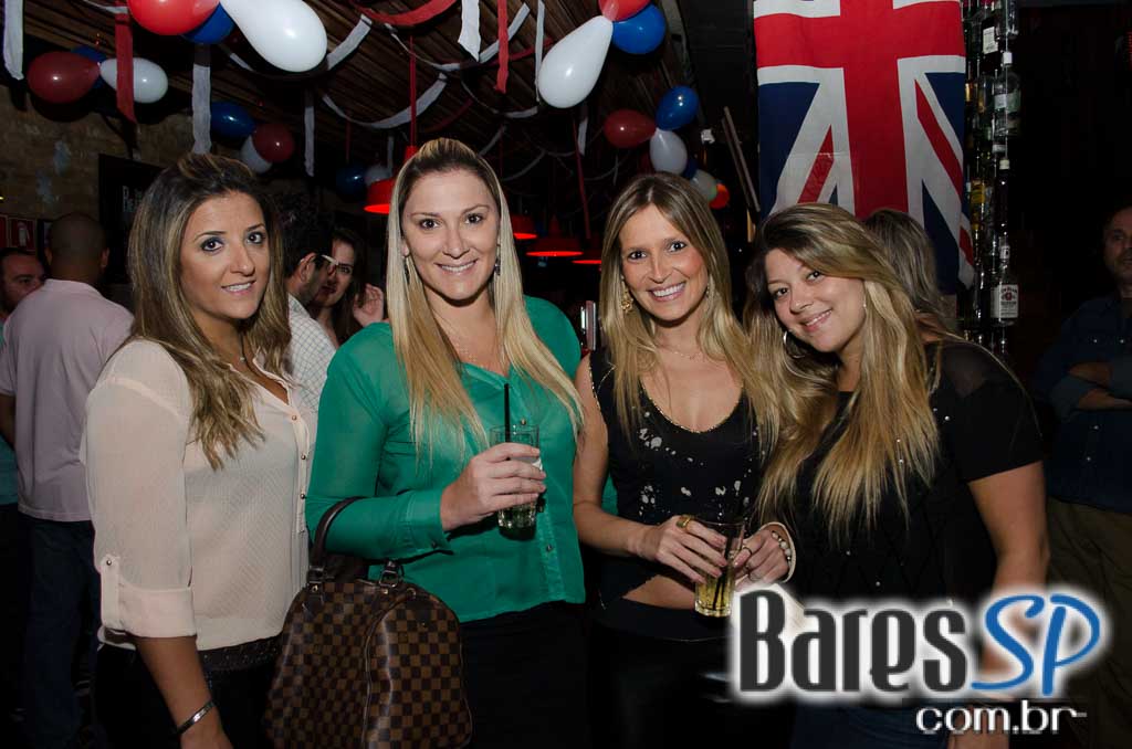 St. George's Pub celebrou aniversário de 1 ano com bandas de rock animando a noite St. George's Pub celebrou aniversário de 1 ano com bandas de rock animando a noite