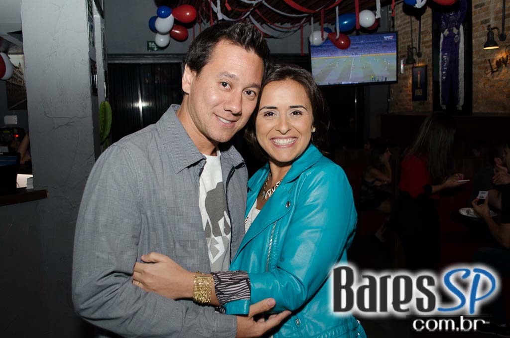 St. George's Pub celebrou aniversário de 1 ano com bandas de rock animando a noite St. George's Pub celebrou aniversário de 1 ano com bandas de rock animando a noite