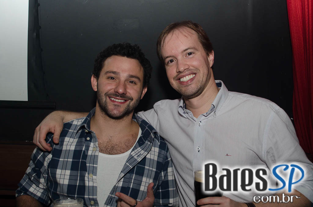 St. George's Pub celebrou aniversário de 1 ano com bandas de rock animando a noite St. George's Pub celebrou aniversário de 1 ano com bandas de rock animando a noite