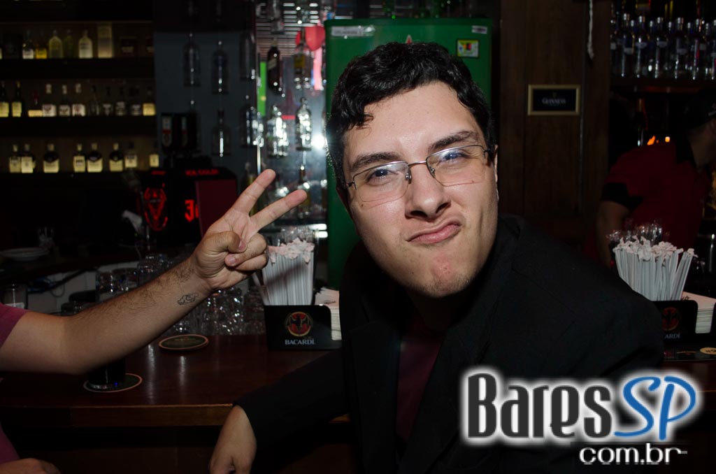 St. George's Pub celebrou aniversário de 1 ano com bandas de rock animando a noite St. George's Pub celebrou aniversário de 1 ano com bandas de rock animando a noite