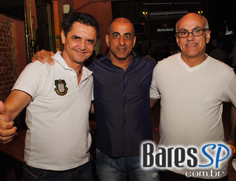 Festa Gold Bubbles com DJs convidados animou o sábado do Sr. Balthazar Festa Gold Bubbles com DJs convidados animou o sábado do Sr. Balthazar