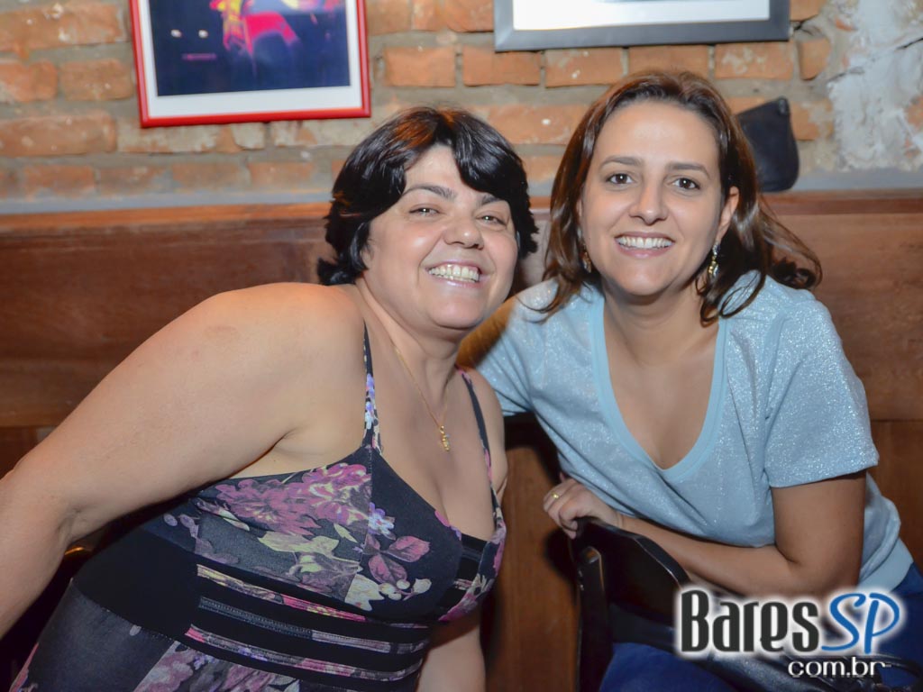 Banda Fitz se apresentou no palco do St. George's Pub do Itaim Banda Fitz se apresentou no palco do St. George's Pub do Itaim