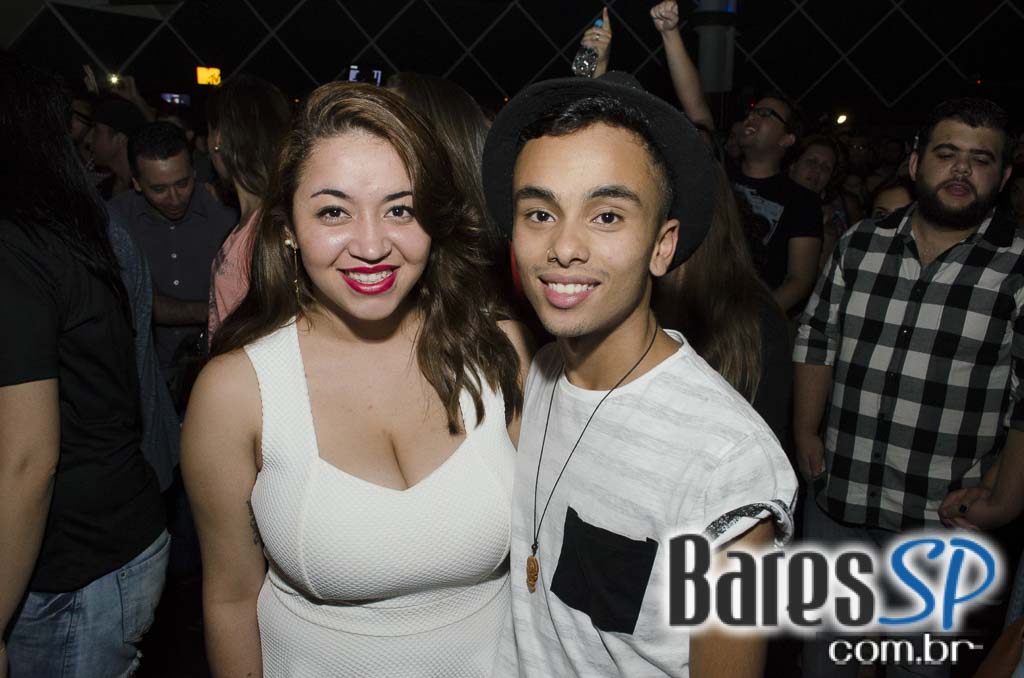 Banda Suricato se apresentou no palco do Cine Joia sábado Banda Suricato se apresentou no palco do Cine Joia sábado