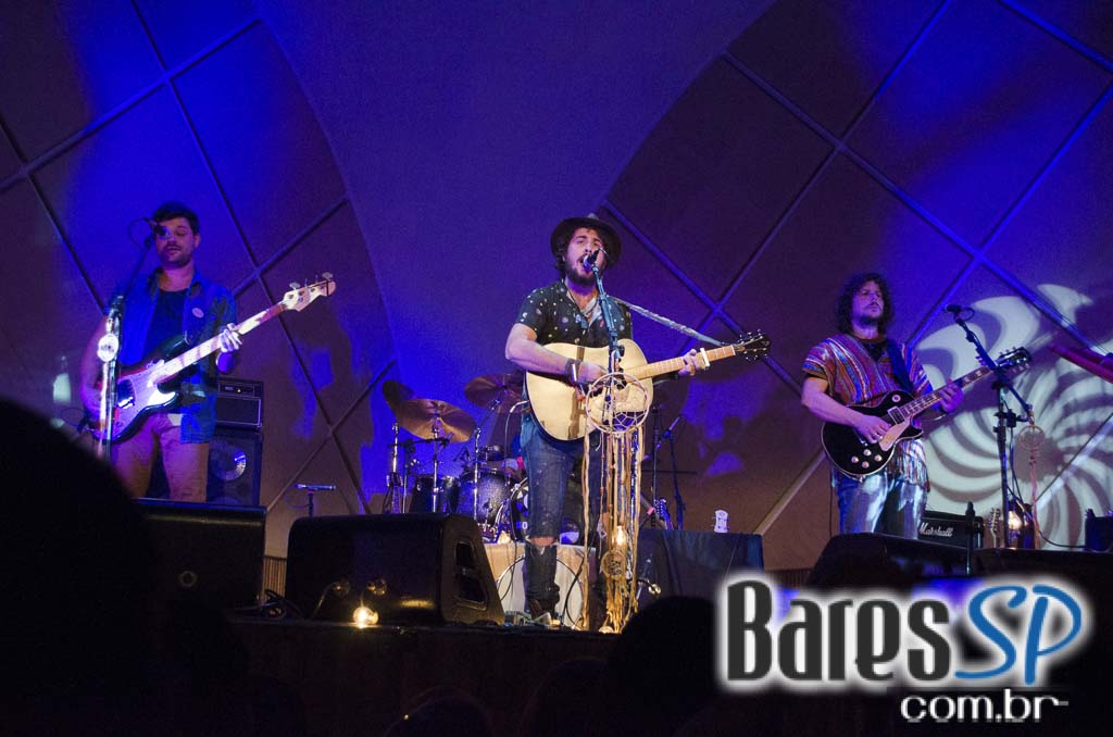 Banda Suricato se apresentou no palco do Cine Joia sábado Banda Suricato se apresentou no palco do Cine Joia sábado