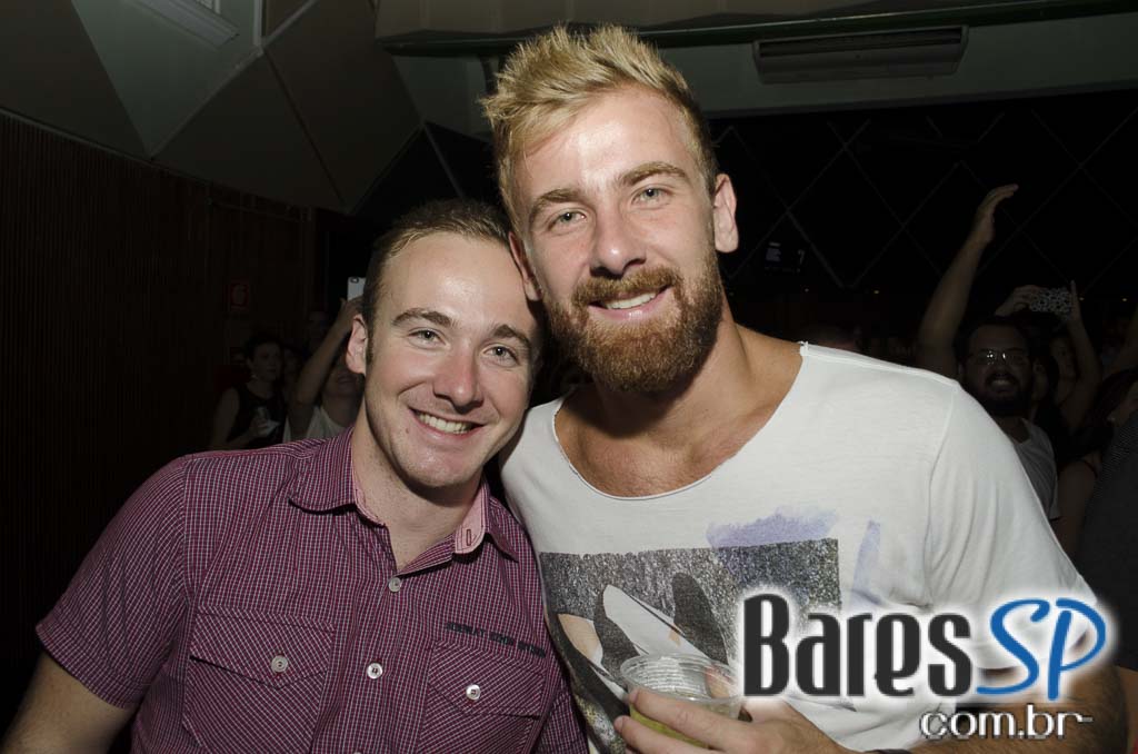 Banda Suricato se apresentou no palco do Cine Joia sábado Banda Suricato se apresentou no palco do Cine Joia sábado