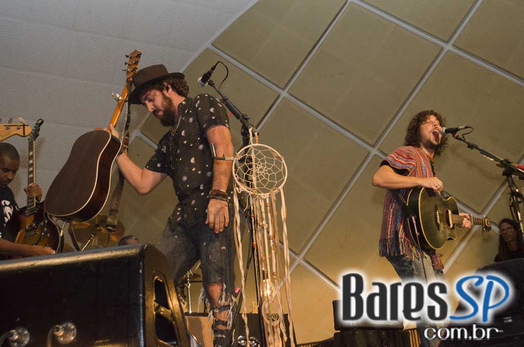 Banda Suricato se apresentou no palco do Cine Joia sábado Banda Suricato se apresentou no palco do Cine Joia sábado