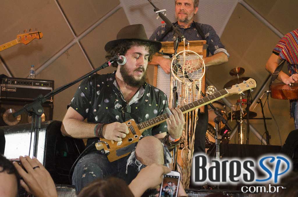 Banda Suricato se apresentou no palco do Cine Joia sábado Banda Suricato se apresentou no palco do Cine Joia sábado