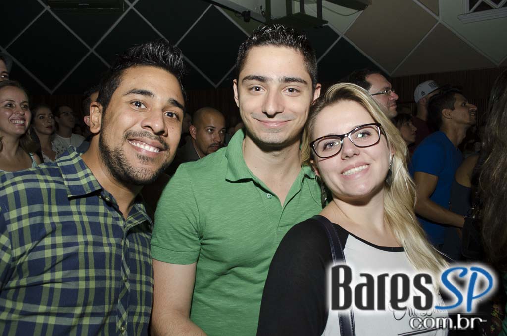 Banda Suricato se apresentou no palco do Cine Joia sábado Banda Suricato se apresentou no palco do Cine Joia sábado