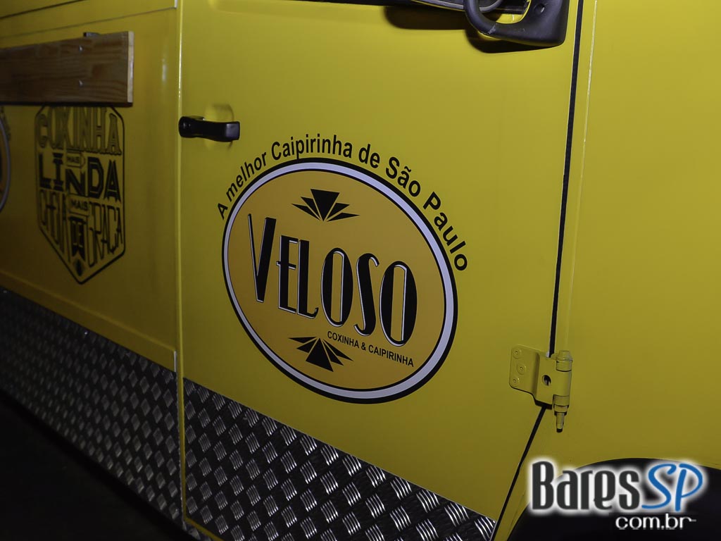 Chef Rodrigo Oliveira criou receita inédita para tradicional coxinha do Veloso Bar