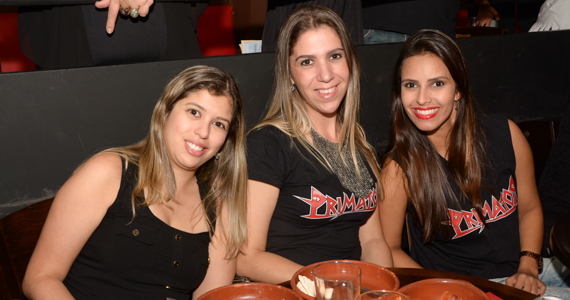 Banda Primator e Dark Avenger se apresentaram no palco do Gillan's Inn