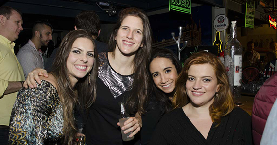 Bandas Red Alley e B-Side animaram o palco do London Station com muito Rock