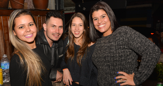 Cantor Fernando Ferracini apresentou o melhor do sertanejo no Éclair Bar