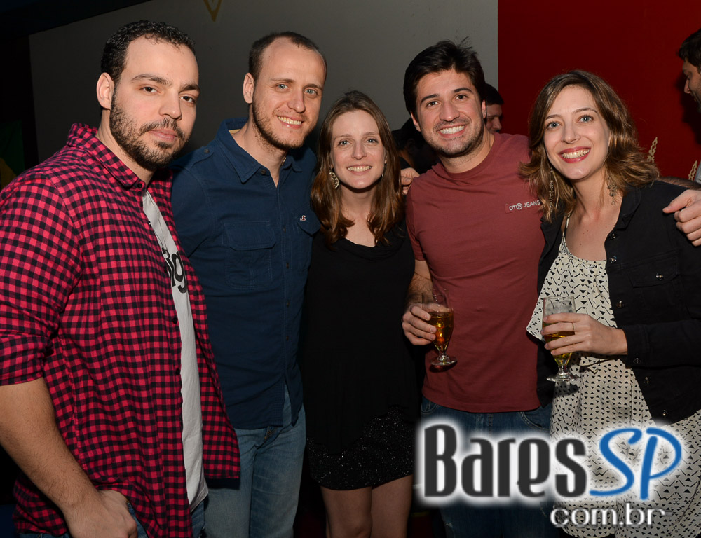 Bandas Now Here Man e Rock Fútil agitaram o palco do London Station Bandas Now Here Man e Rock Fútil agitaram o palco do London Station