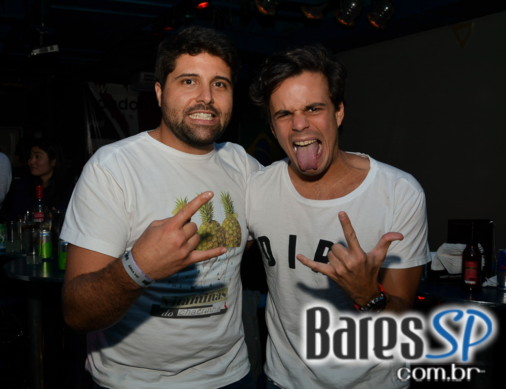 Bandas Now Here Man e Rock Fútil agitaram o palco do London Station Bandas Now Here Man e Rock Fútil agitaram o palco do London Station