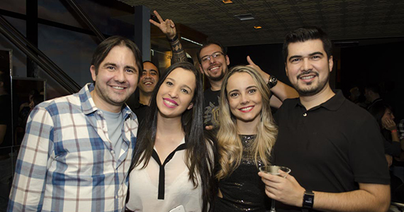 Jack Fast se apresentou no palco do Jet Lag Pub com muito groove, soul e funk