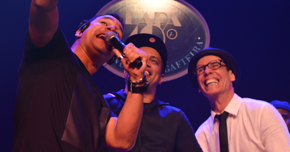 Grupo Revelação cantou seus sucessos na Festa de 1 ano do Lapa 40 Graus