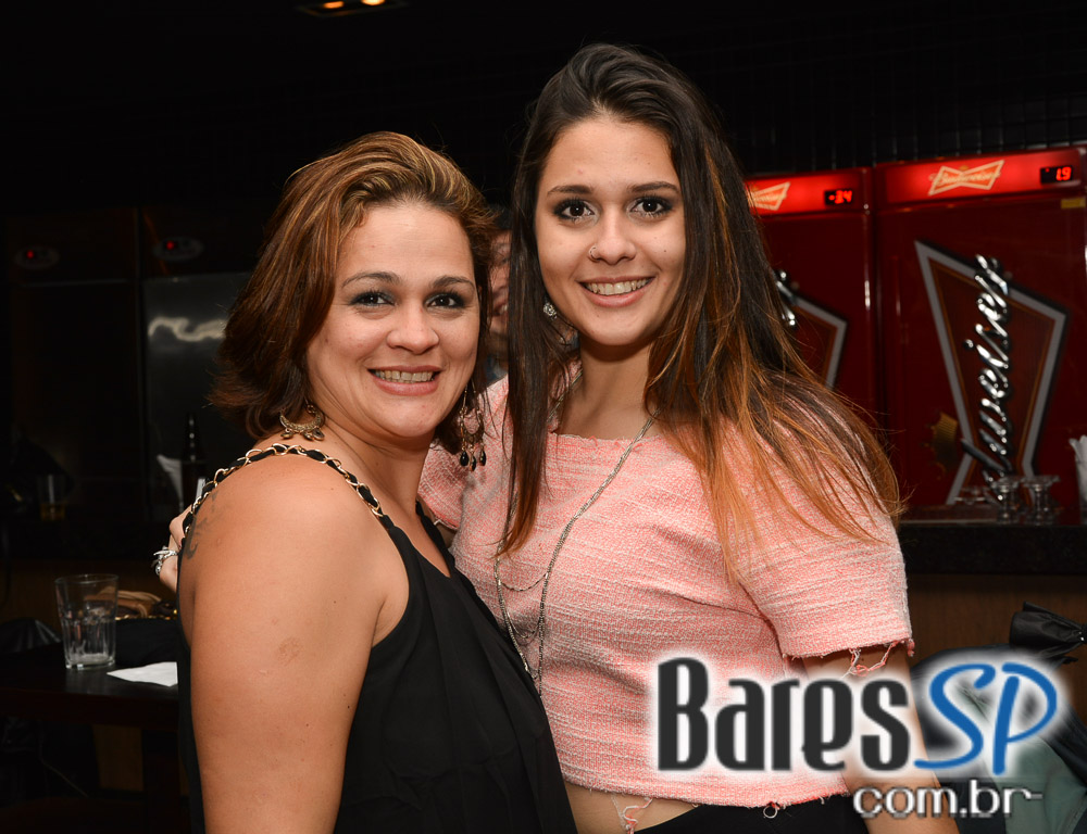 Grupo Revelação cantou seus sucessos na Festa de 1 ano do Lapa 40 Graus Grupo Revelação cantou seus sucessos na Festa de 1 ano do Lapa 40 Graus