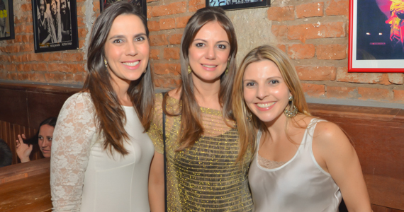 St Georges Pub recebeu os agitos da Banda Overman que animou a sexta