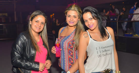 Cantor Belo cantou seus sucessos no show de Inauguração do Caleb SP