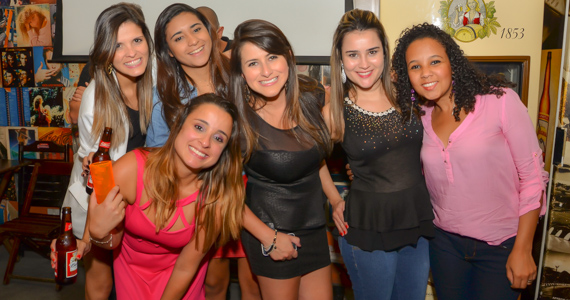 Bar Zé Bonito recebeu o show de Rodrigo Reys e Lucylla Villar no sábado