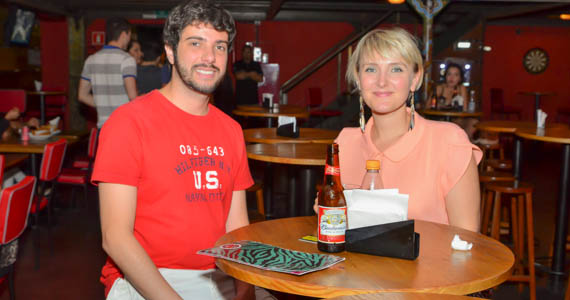 Banda Burnz comandou o sábado com o melhor do rock no Ozzie Pub