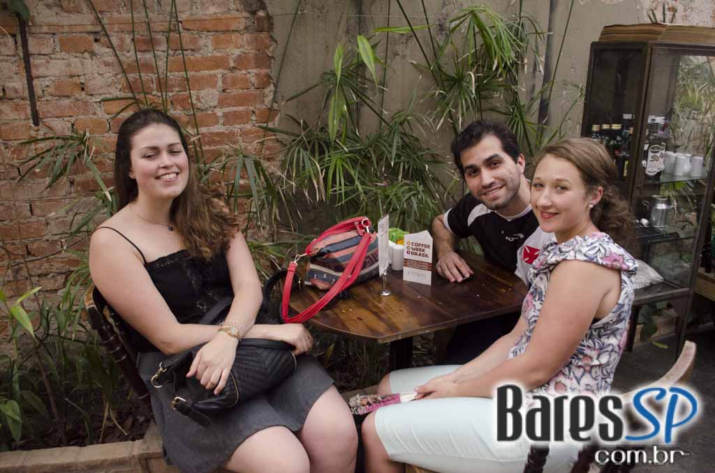 Coffee Week Brasil realizou degustação gratuita de café com Diego Gonzales no Sofá Café