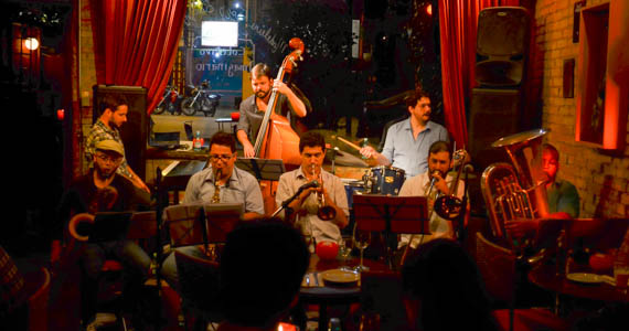 Bar Madeleine apresentou banda Coletivo Imaginário que tocou Miles Davis na quinta