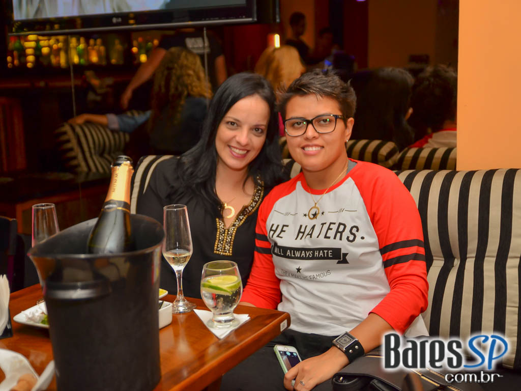 S/A Club Bar apresentou show de Milena Castro e convidados no sábado