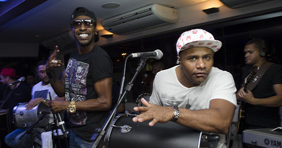 Grupo Pixote cantou sucessos no palco do Blá Bar na quinta feira