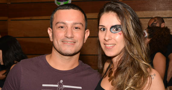 Banda Rádio Show animou com pop rock no Ozzy Stage Bar no sábado