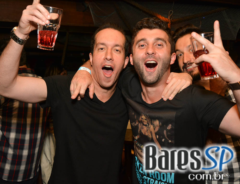 The Sailor comemorou o aniversário de 4 anos com show da Banda Cowbell e convidados The Sailor comemorou o aniversário de 4 anos com show da Banda Cowbell e convidados