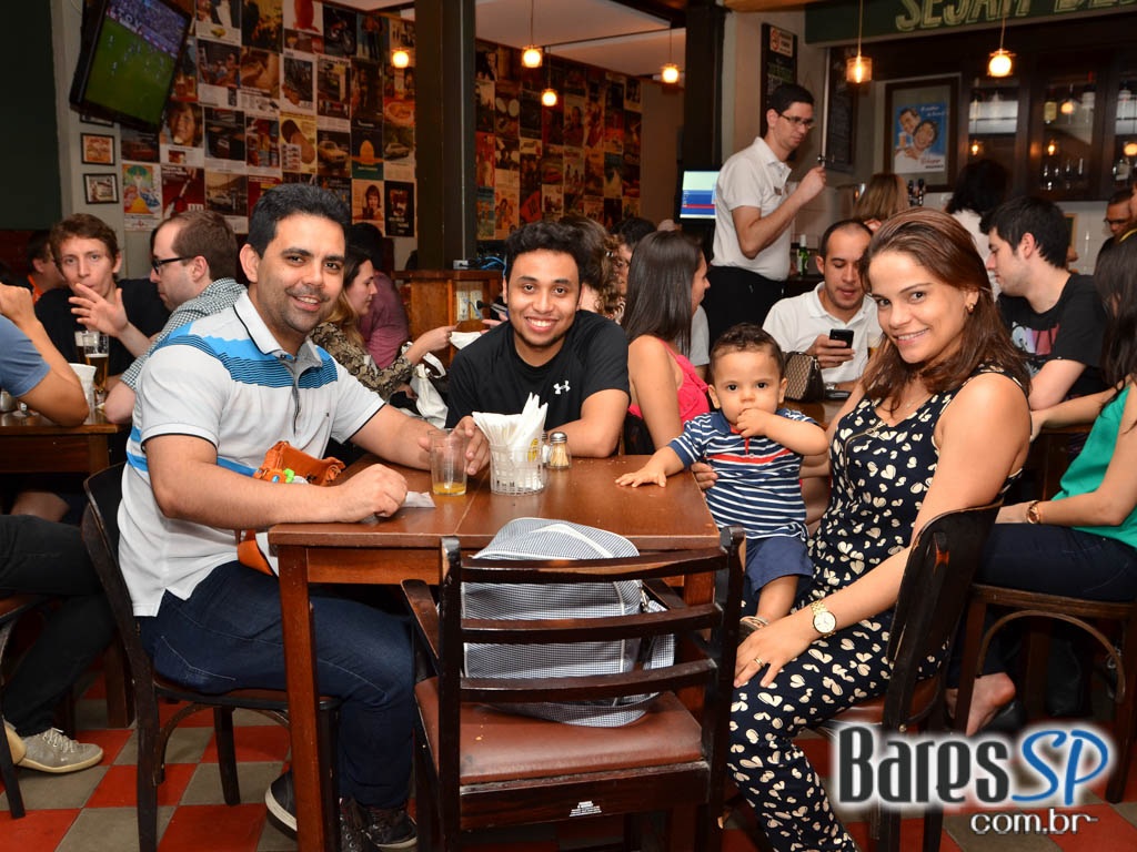 Veloso Bar ofereceu deliciosas caipirinhas e variedades de petiscos