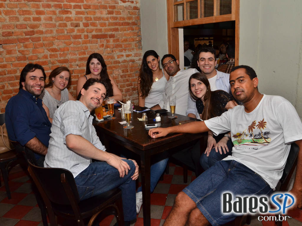 Veloso Bar ofereceu deliciosas caipirinhas e variedades de petiscos