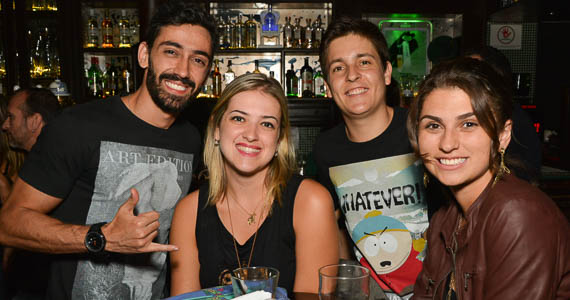 Banda Rock4all tocou muito Rock'n Roll no palco do Rhino Pub