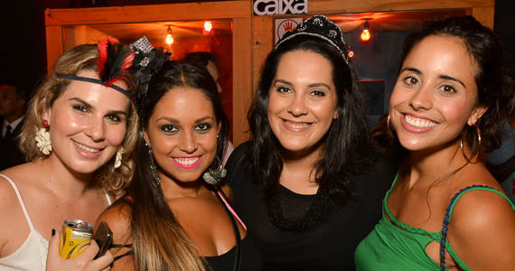 Monobloco fez aquecimento para o Carnaval com ensaio da bateria no Estudio