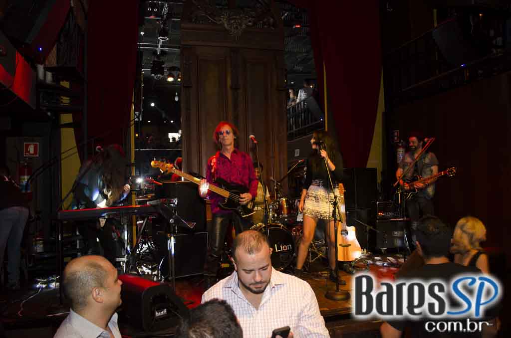 Bar Charles Edward recebeu o show da banda Big Lion e Kiko Zambianchi Bar Charles Edward recebeu o show da banda Big Lion e Kiko Zambianchi