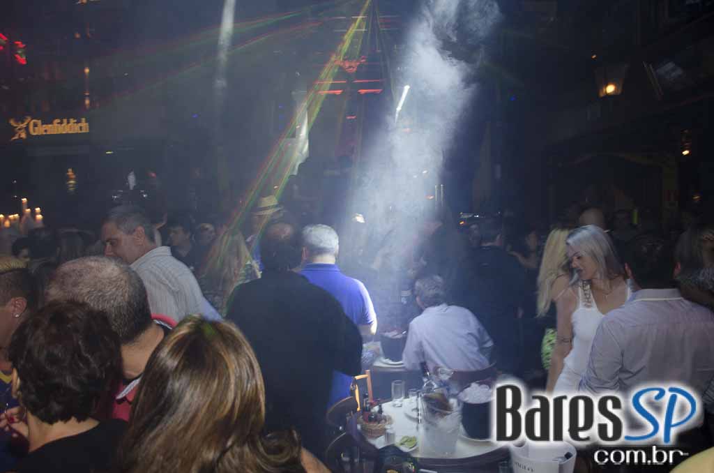 Bar Charles Edward recebeu o show da banda Big Lion e Kiko Zambianchi Bar Charles Edward recebeu o show da banda Big Lion e Kiko Zambianchi