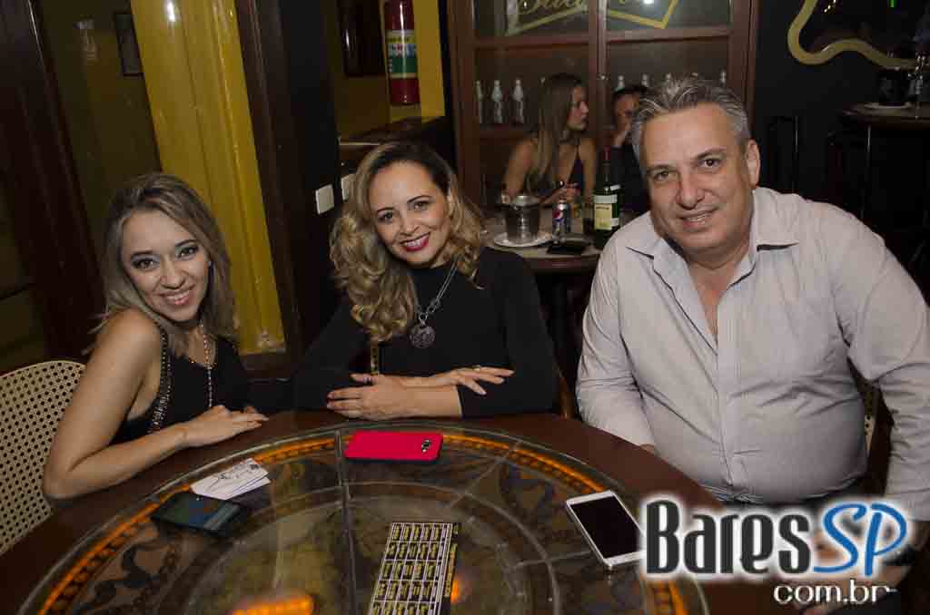 Bar Charles Edward recebeu o show da banda Big Lion e Kiko Zambianchi Bar Charles Edward recebeu o show da banda Big Lion e Kiko Zambianchi