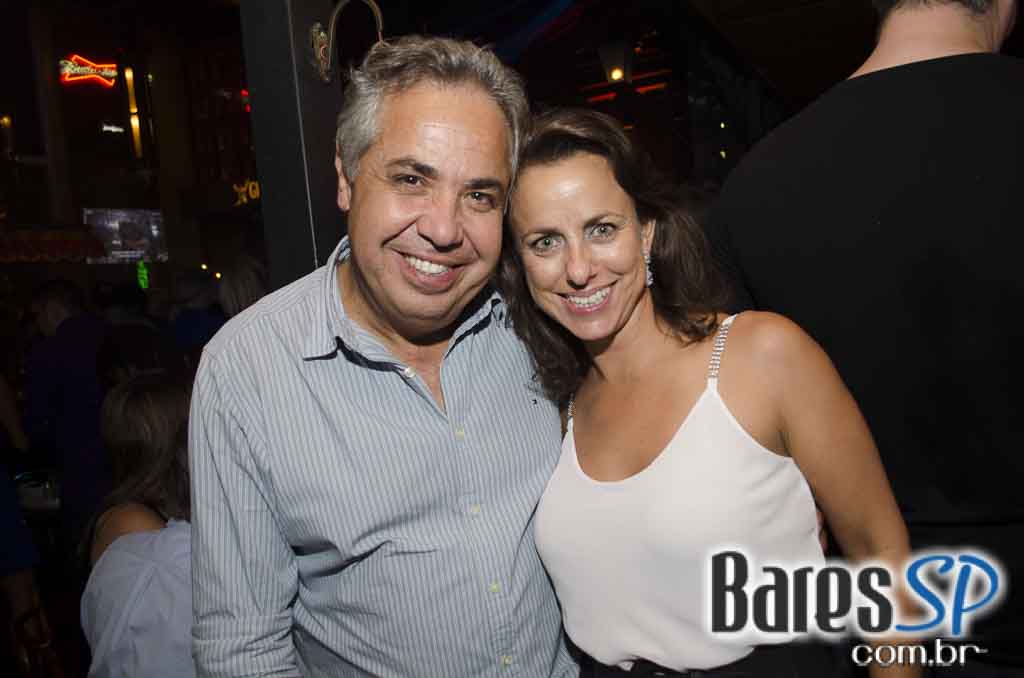 Bar Charles Edward recebeu o show da banda Big Lion e Kiko Zambianchi Bar Charles Edward recebeu o show da banda Big Lion e Kiko Zambianchi