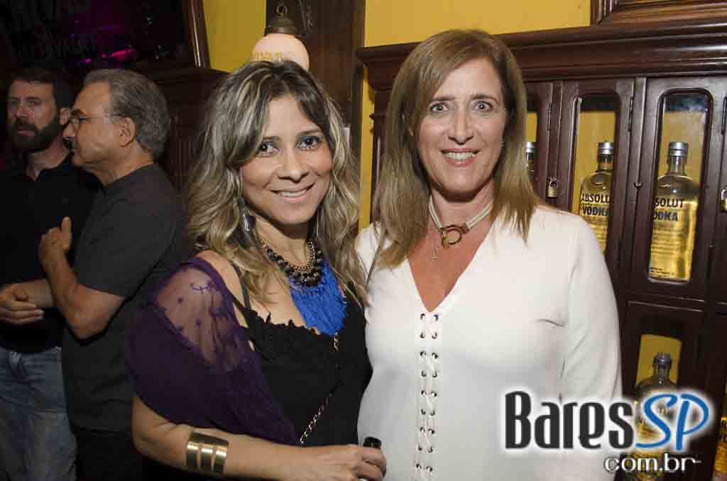 Bar Charles Edward recebeu o show da banda Big Lion e Kiko Zambianchi Bar Charles Edward recebeu o show da banda Big Lion e Kiko Zambianchi